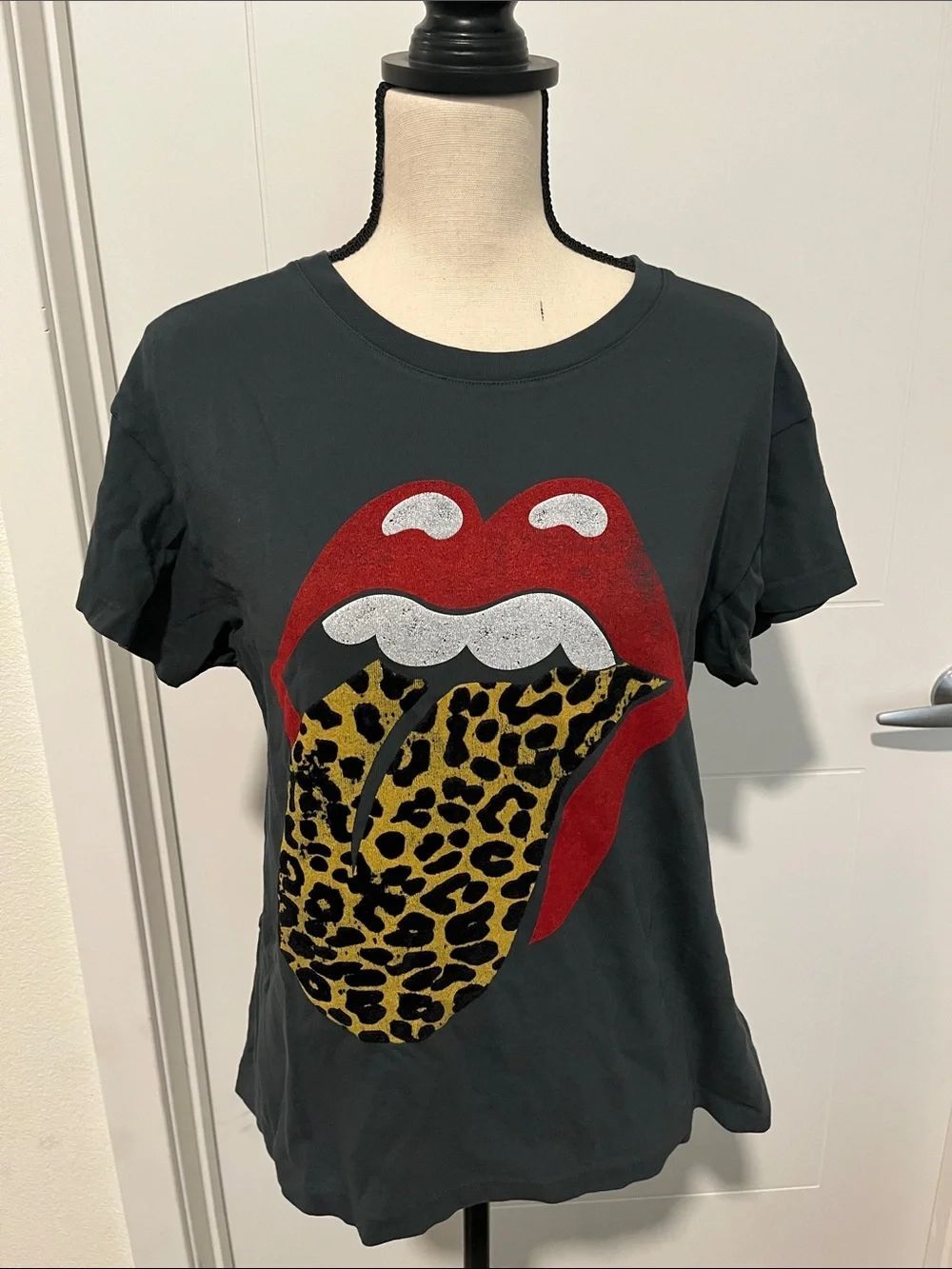 Daydreamer The Rolling Stones Lips Leopard Tongue Graphic Distressed T-Shirt NWT